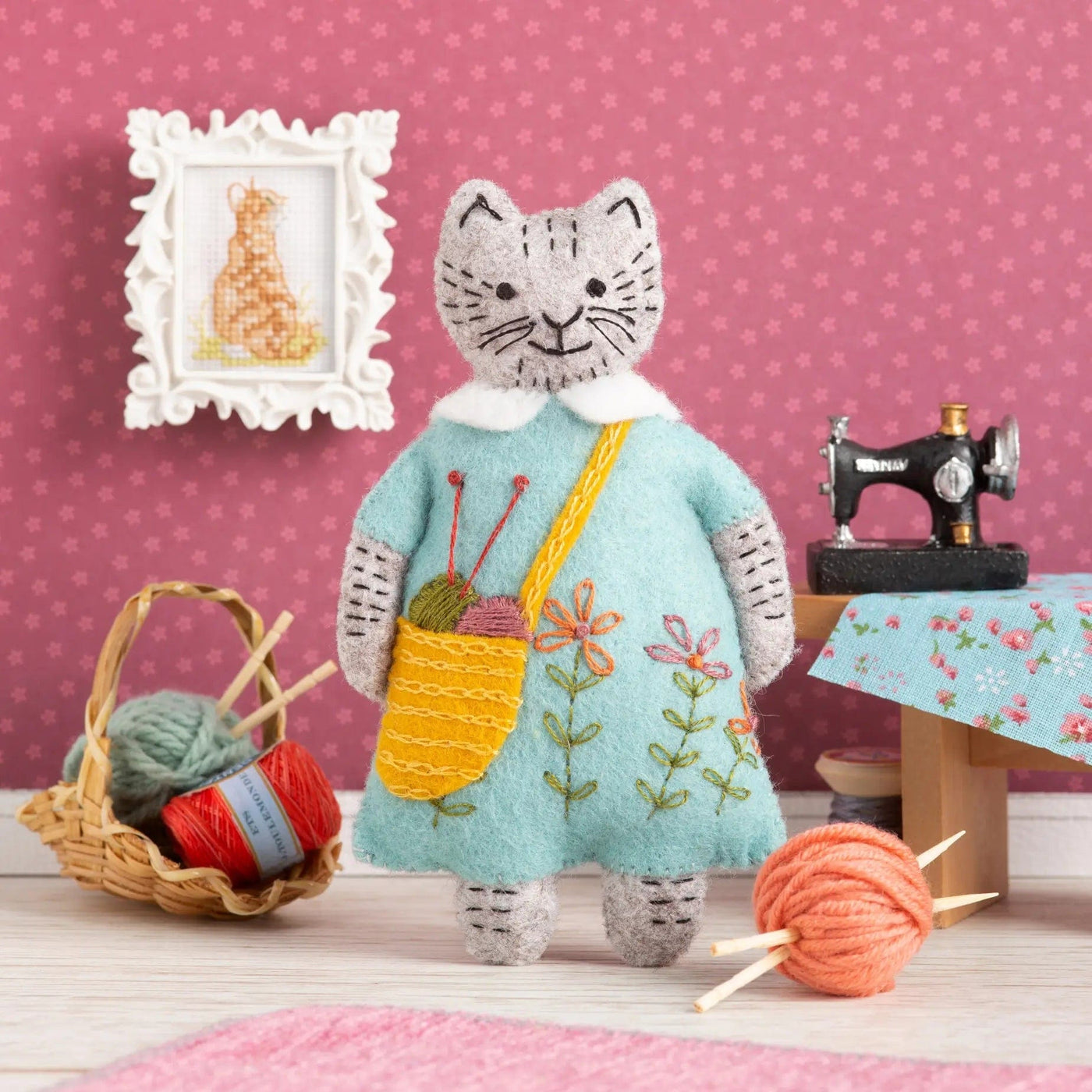 Corinne Lapierre Craft Sets Felt Mrs Cat Craft Kit