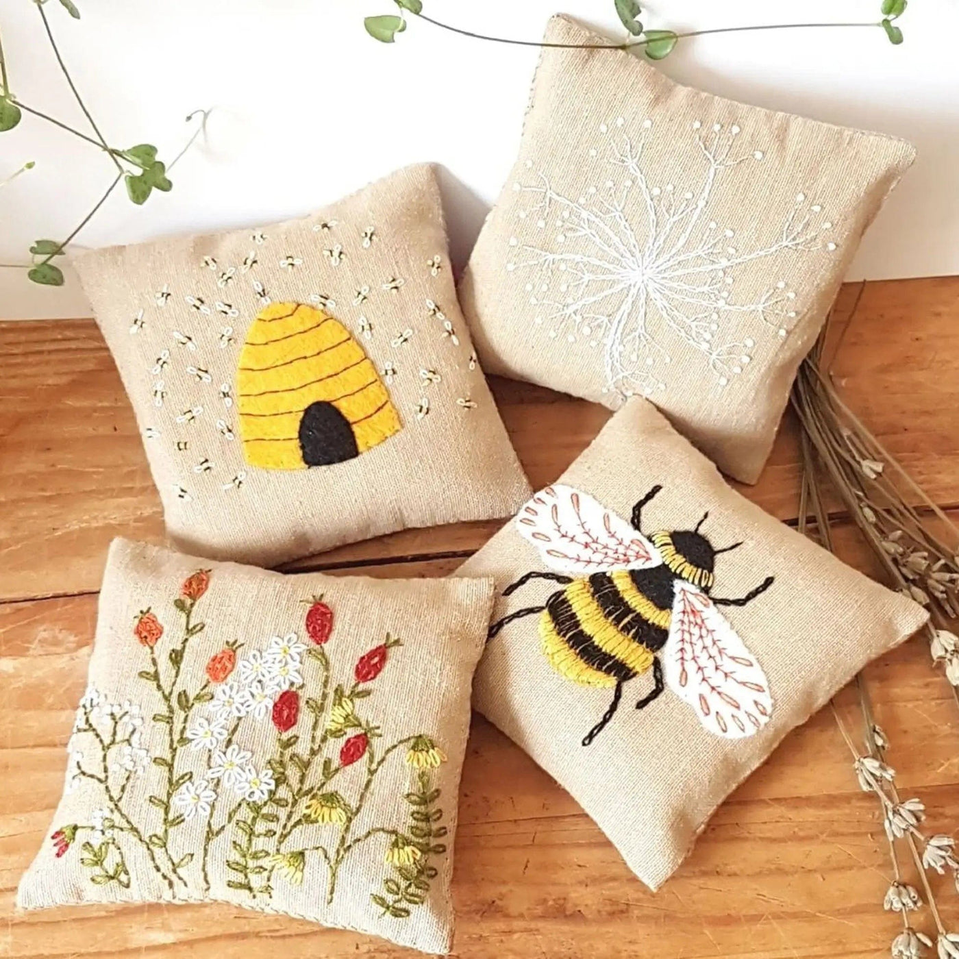 Corinne Lapierre Craft Sets Bumblebee and Floral Lavender Bags Embroidery Kit