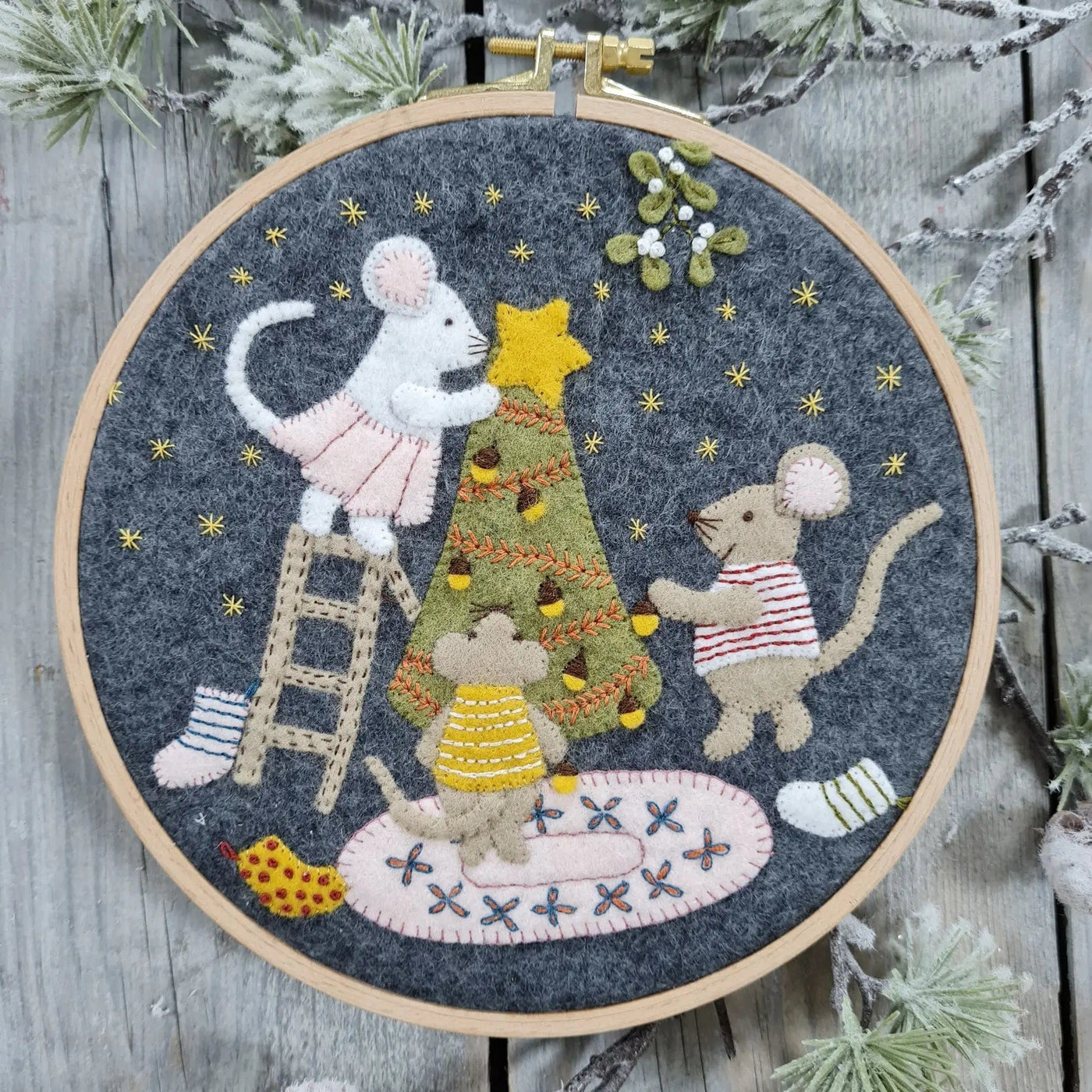 Corinne Lapierre Craft Sets Felt Mix Christmas Mice Applique Hoop Kit