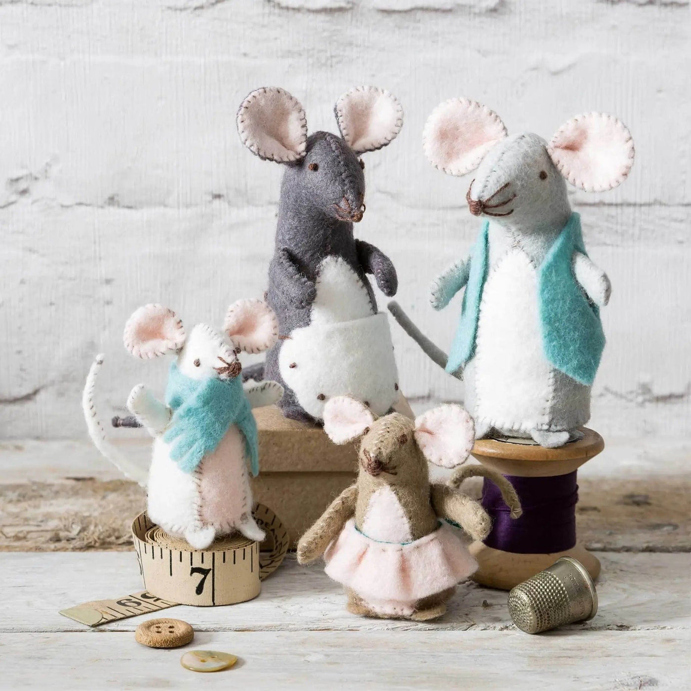 Corinne Lapierre Craft Sets Mix Felt Mice Family Christmas Craft Kit