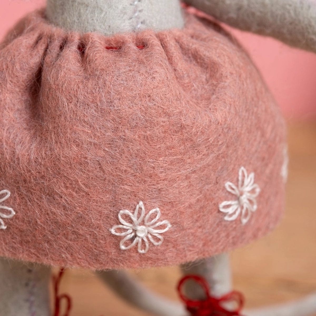 Corinne Lapierre Craft Sets Wool Mix Felt Craft Kit Little Mouse, Ballet Dancer