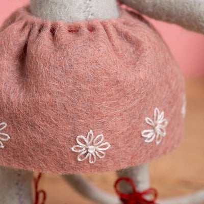 Corinne Lapierre Craft Sets Wool Mix Felt Craft Kit Little Mouse, Ballet Dancer