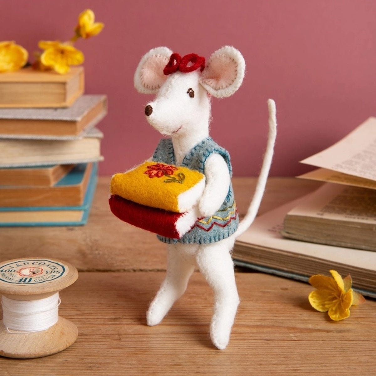 Corinne Lapierre Craft Sets Wool Mix Felt Craft Kit Little Mouse, The Librarian