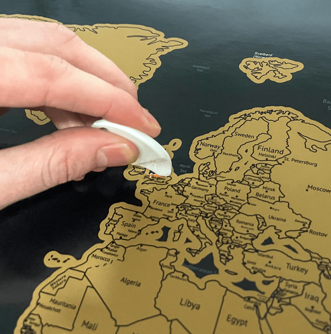 Splosh Gifts Novelty Gifts Gleneagles Black Scratch Off World Map - Interactive World Map Poster
