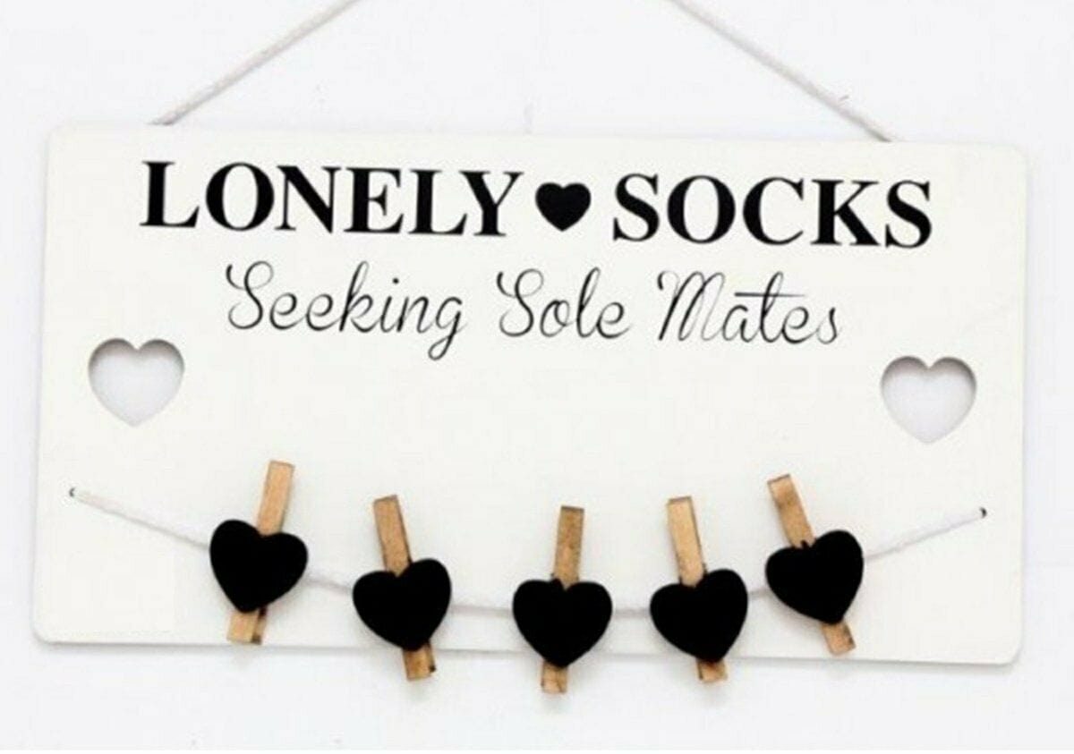 Sil Wall Signs & Plaques Lonely Socks Hanging Plaque with Pegs